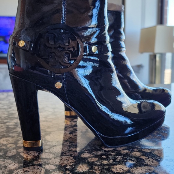 Tory Burch Patent Leather Booties - Black - Size 8 - Picture 5 of 16